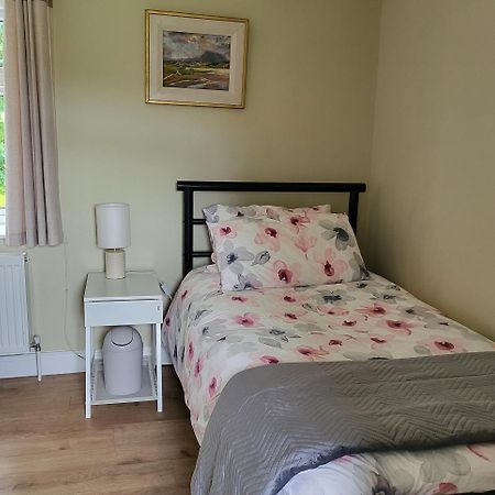 Dungloe Lakeside Lodging Apartment Exterior foto