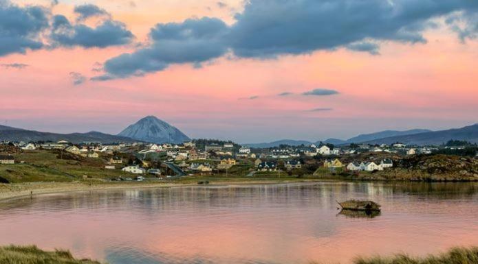 Dungloe Lakeside Lodging Apartment Exterior foto